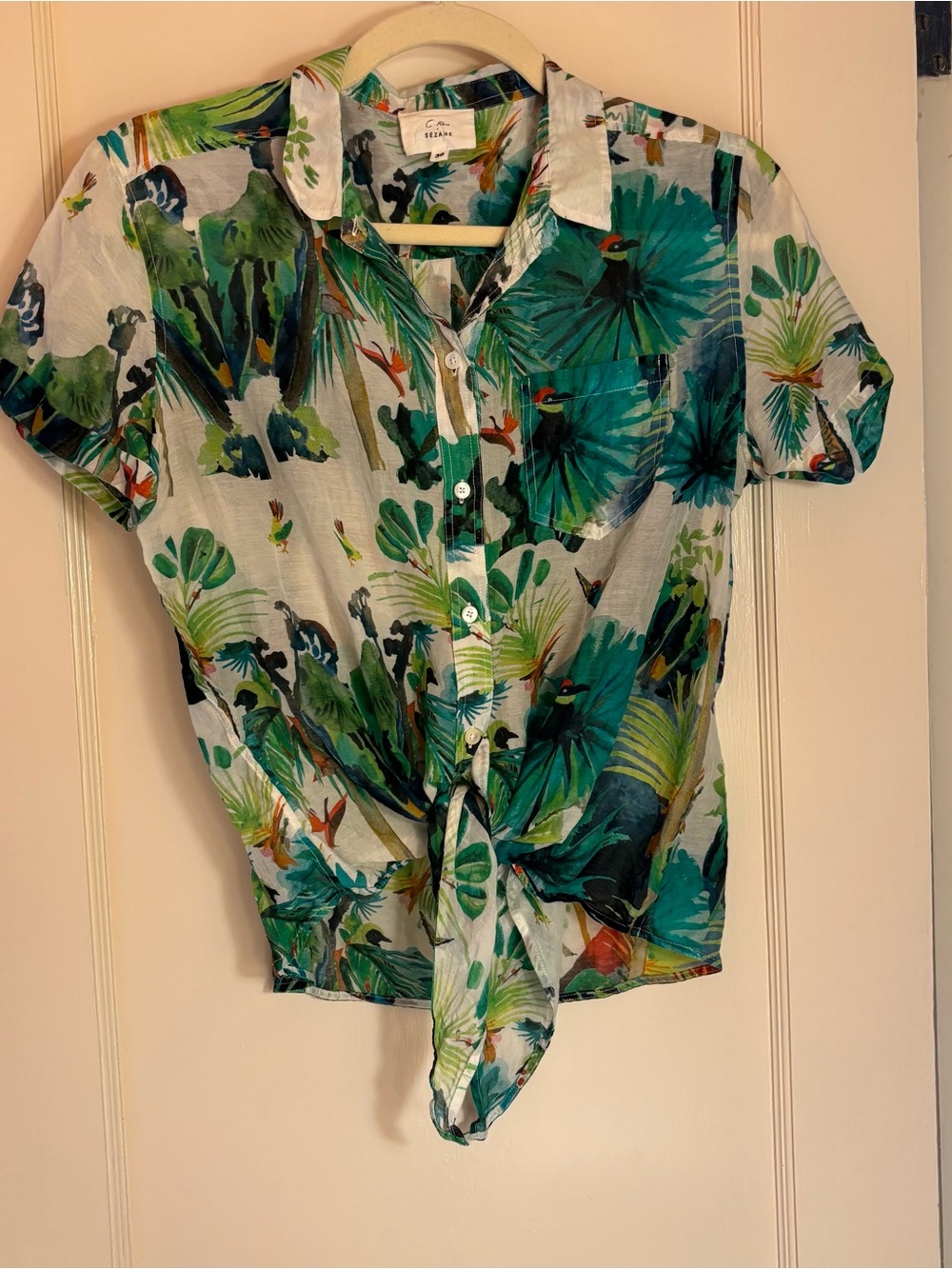 Sezane Tropical Button-Front Tie-Hem Blouse in Green Floral